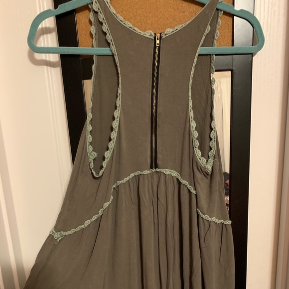 POL - Picture 1 of 4